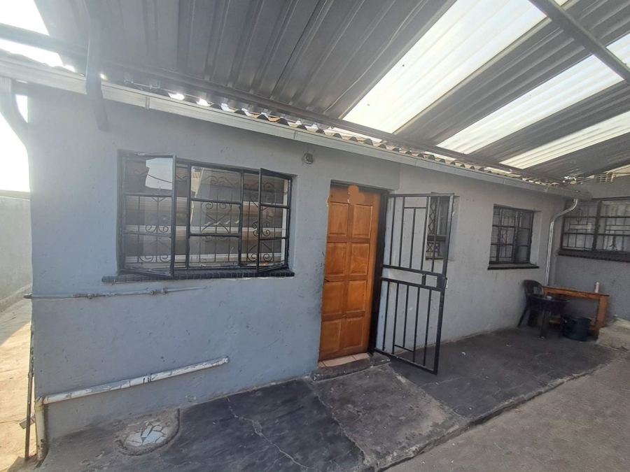 2 Bedroom Property for Sale in Tembisa Gauteng