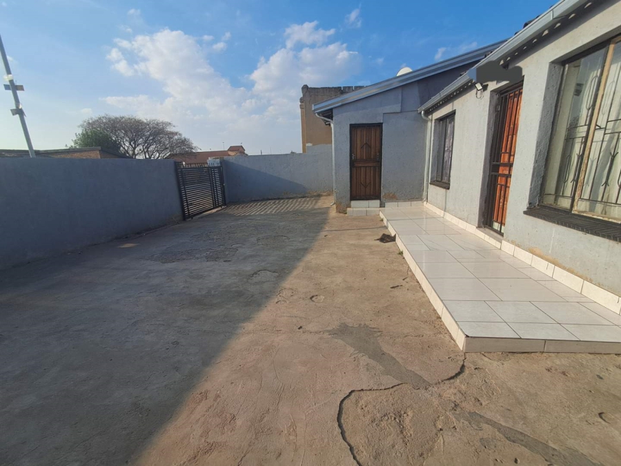 2 Bedroom Property for Sale in Tembisa Gauteng