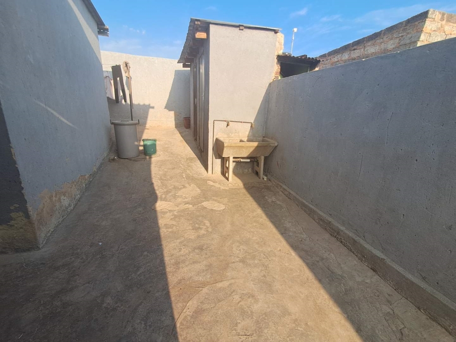 2 Bedroom Property for Sale in Tembisa Gauteng
