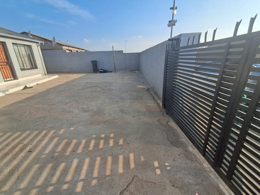 2 Bedroom Property for Sale in Tembisa Gauteng
