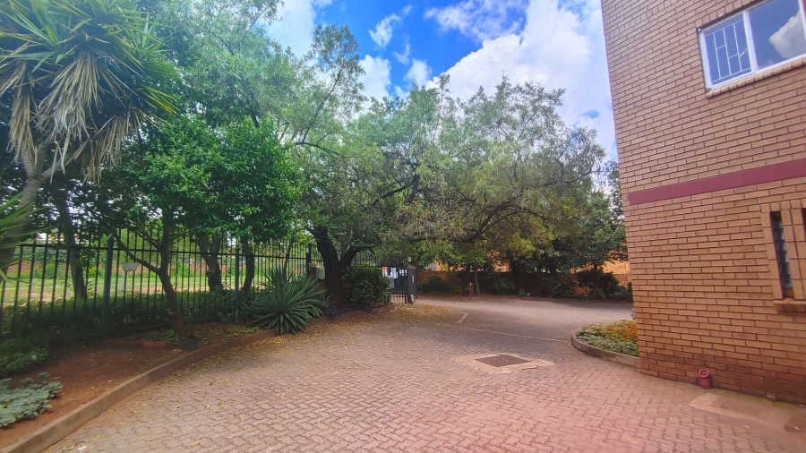 1 Bedroom Property for Sale in Zwartkop Gauteng