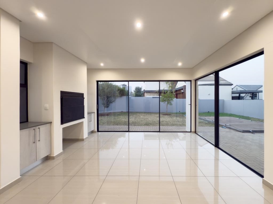3 Bedroom Property for Sale in Midstream Meadows Gauteng