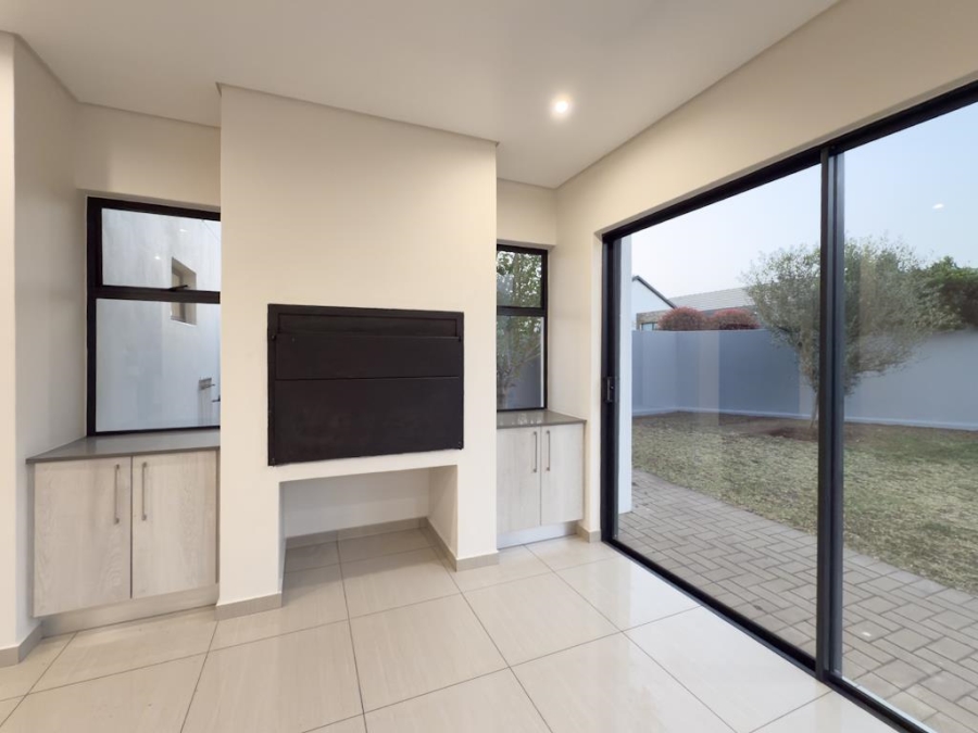 3 Bedroom Property for Sale in Midstream Meadows Gauteng