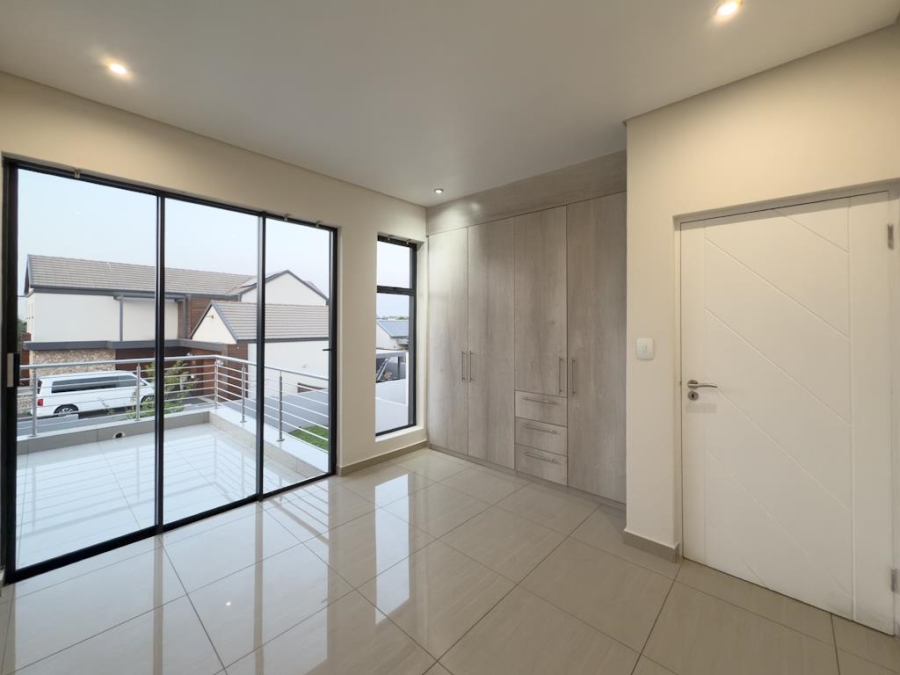 3 Bedroom Property for Sale in Midstream Meadows Gauteng
