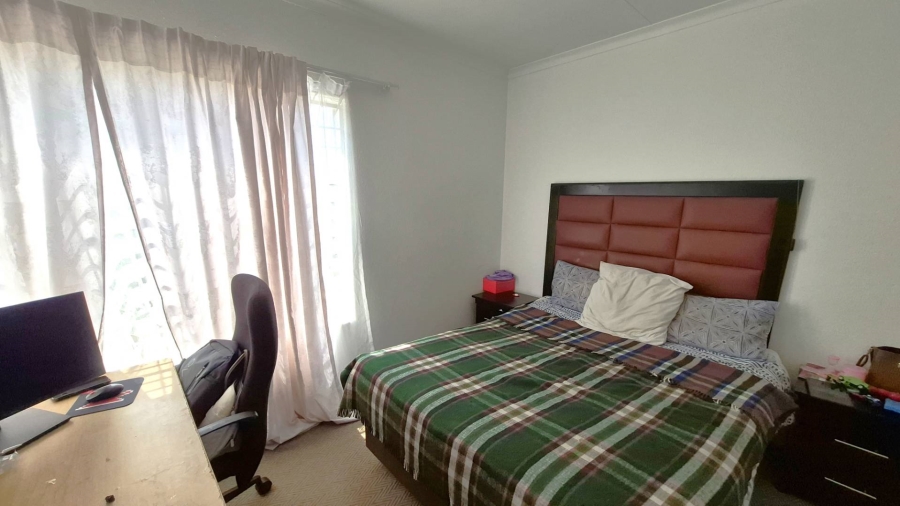 2 Bedroom Property for Sale in Roodepoort Gauteng