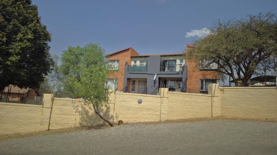 2 Bedroom Property for Sale in Roodepoort Gauteng