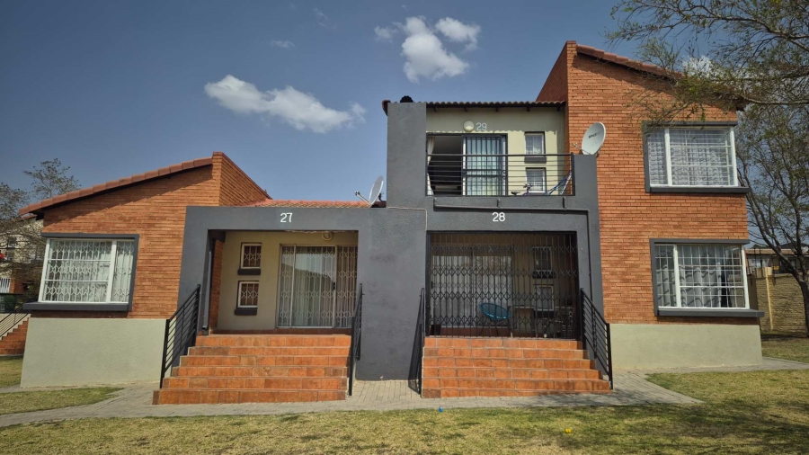 2 Bedroom Property for Sale in Willowbrook Gauteng