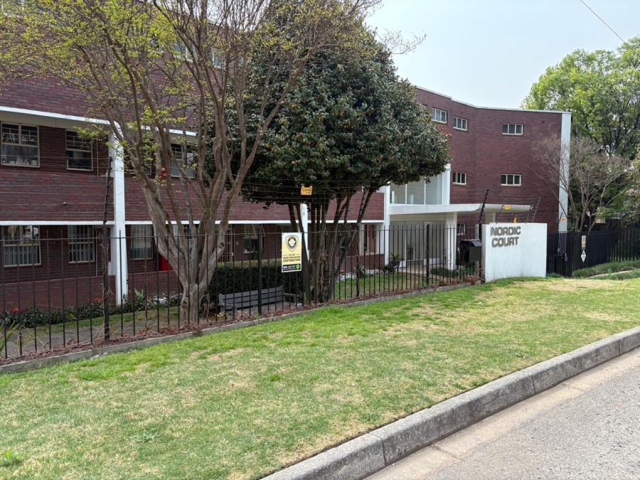 2 Bedroom Property for Sale in Waverley Gauteng