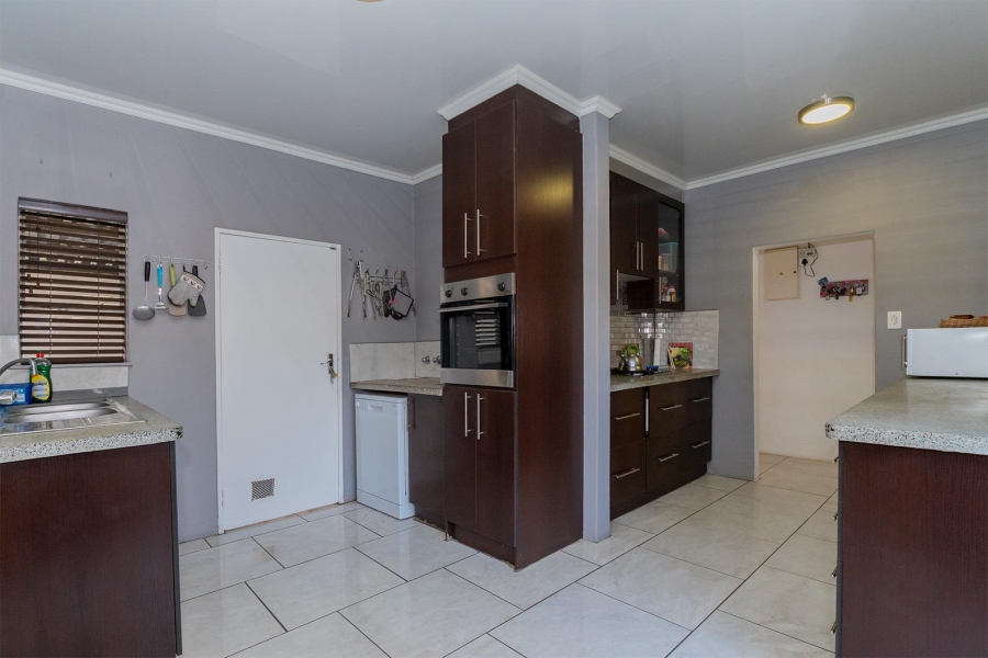 4 Bedroom Property for Sale in Morehill Gauteng