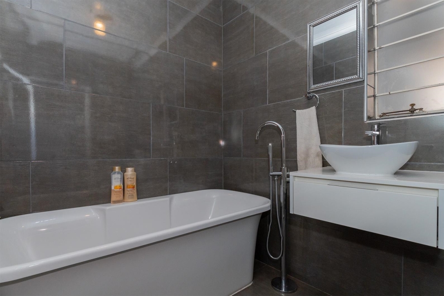 4 Bedroom Property for Sale in Morehill Gauteng