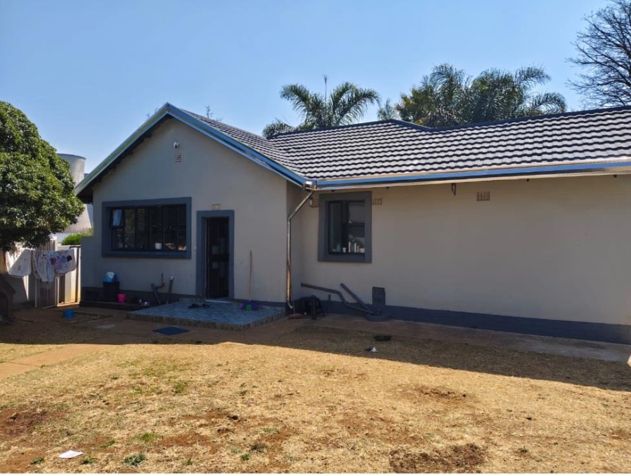 To Let 3 Bedroom Property for Rent in Croydon Gauteng