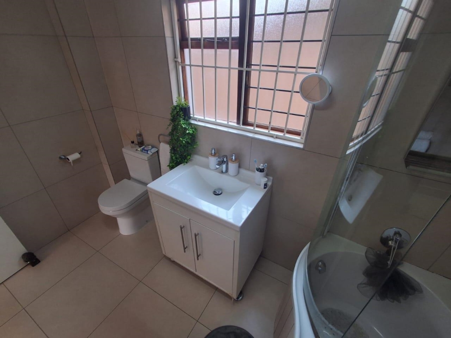 1 Bedroom Property for Sale in Bassonia Gauteng