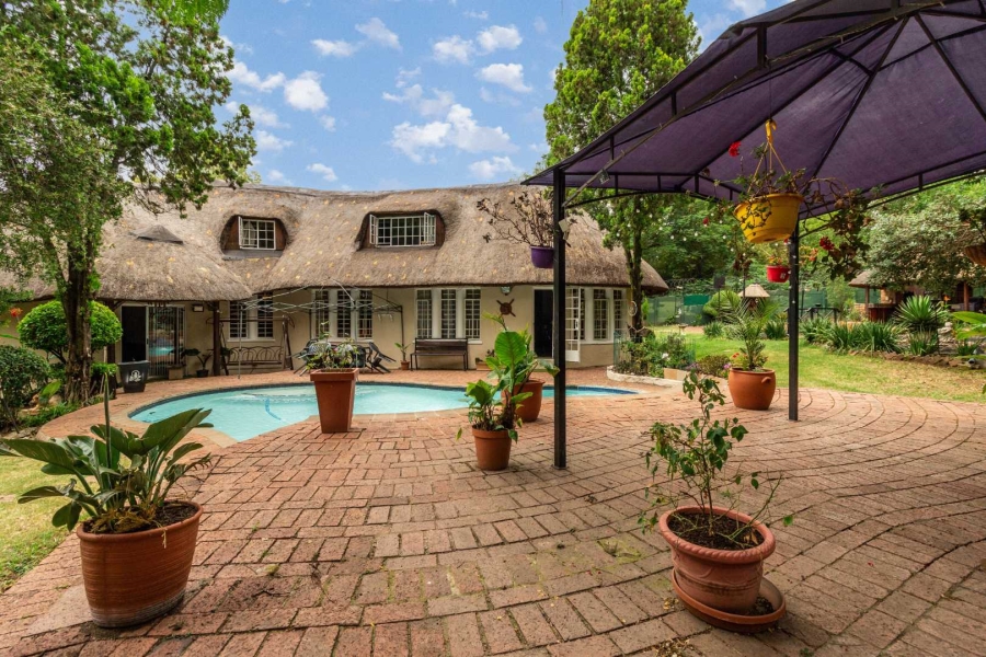 6 Bedroom Property for Sale in Buccleuch Gauteng