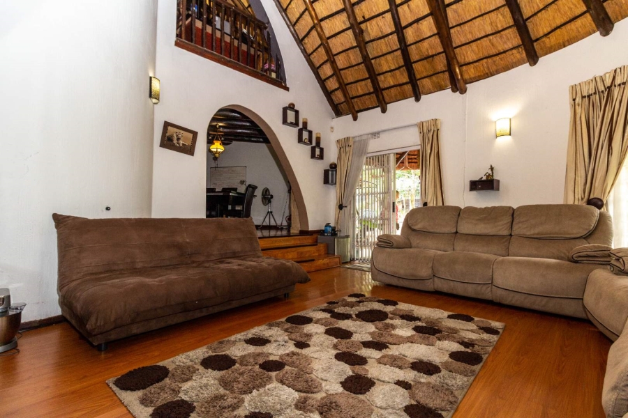 6 Bedroom Property for Sale in Buccleuch Gauteng