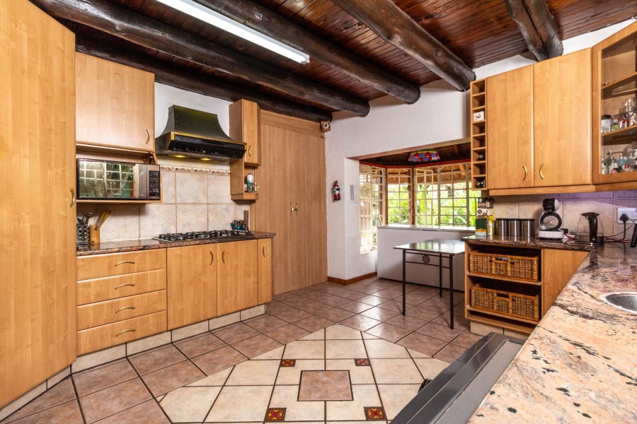 6 Bedroom Property for Sale in Buccleuch Gauteng