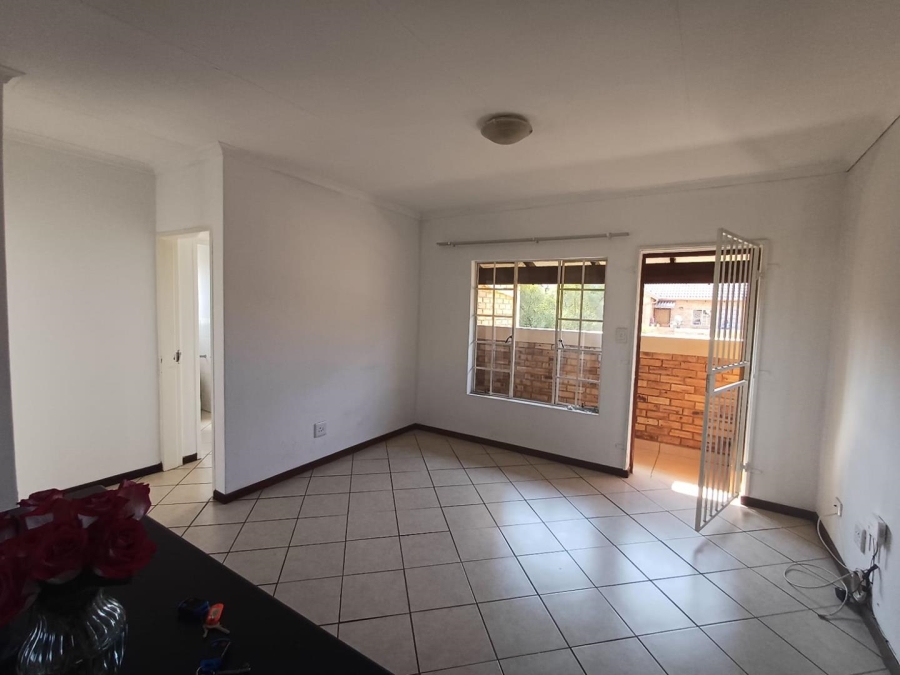 To Let 2 Bedroom Property for Rent in Honeypark Gauteng