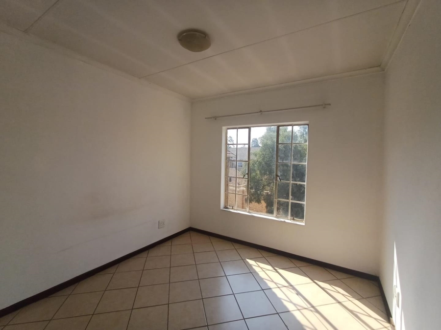 To Let 2 Bedroom Property for Rent in Honeypark Gauteng