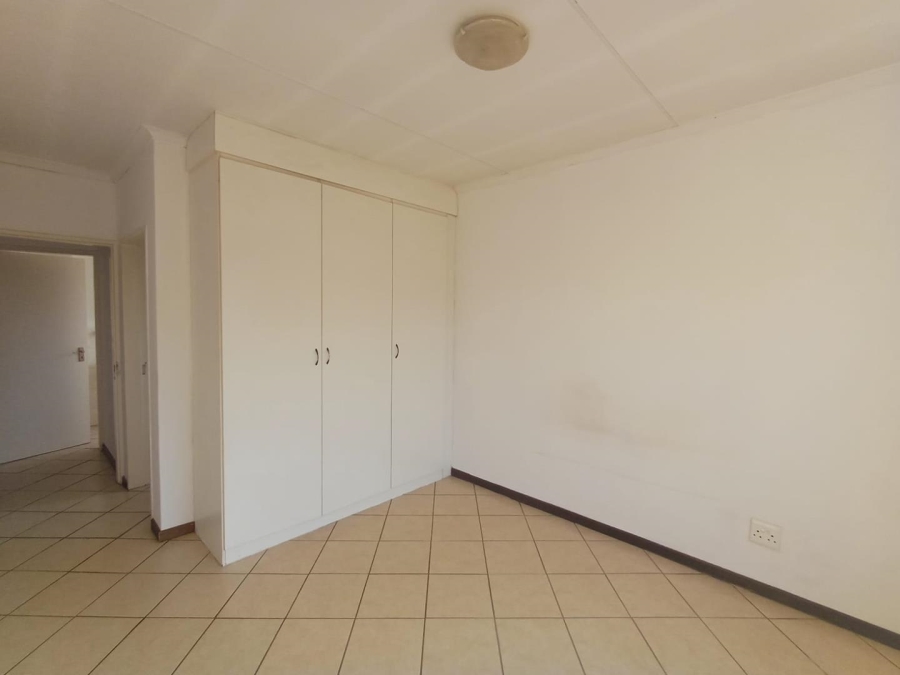 To Let 2 Bedroom Property for Rent in Honeypark Gauteng