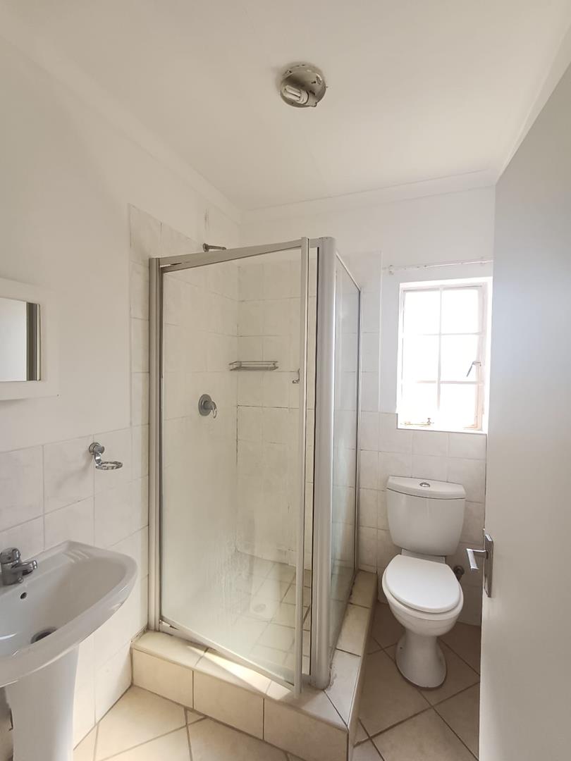 To Let 2 Bedroom Property for Rent in Honeypark Gauteng