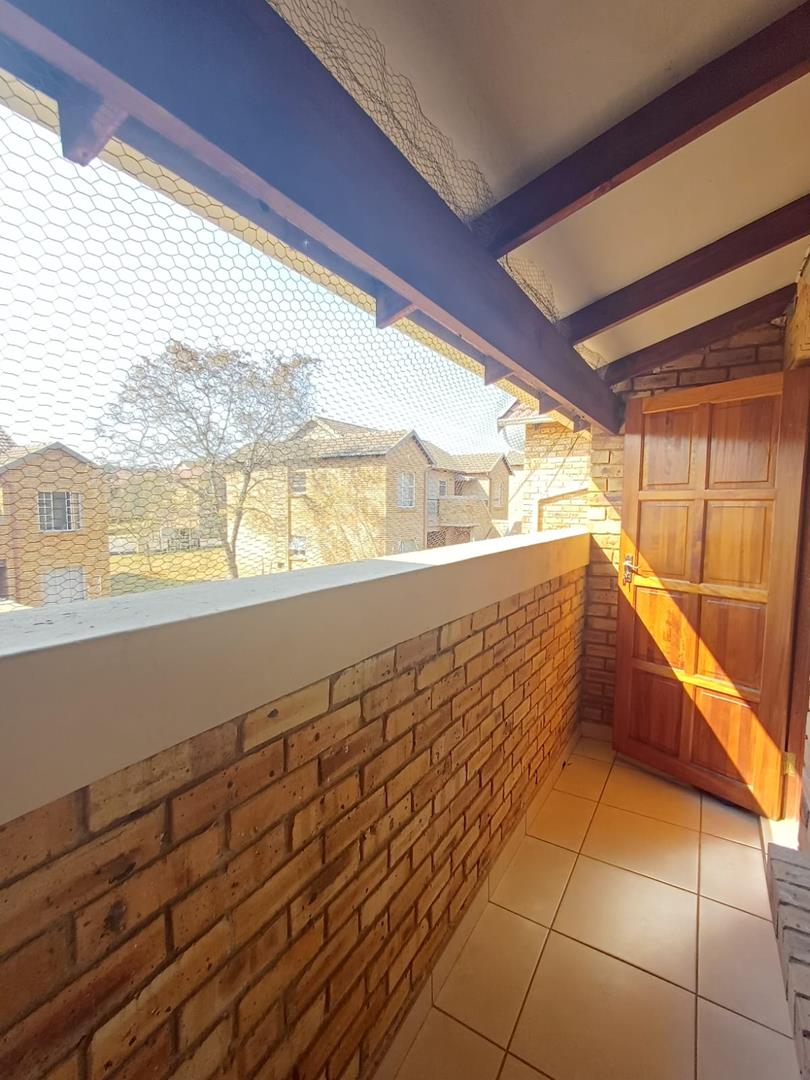 To Let 2 Bedroom Property for Rent in Honeypark Gauteng