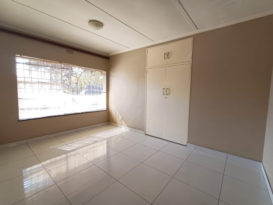 To Let 1 Bedroom Property for Rent in Blairgowrie Gauteng