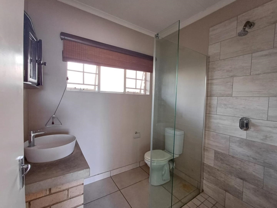 To Let 1 Bedroom Property for Rent in Blairgowrie Gauteng