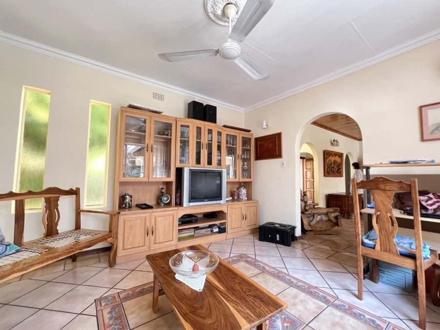 4 Bedroom Property for Sale in Crystal Park Gauteng
