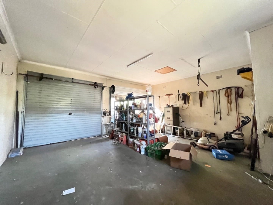 4 Bedroom Property for Sale in Crystal Park Gauteng