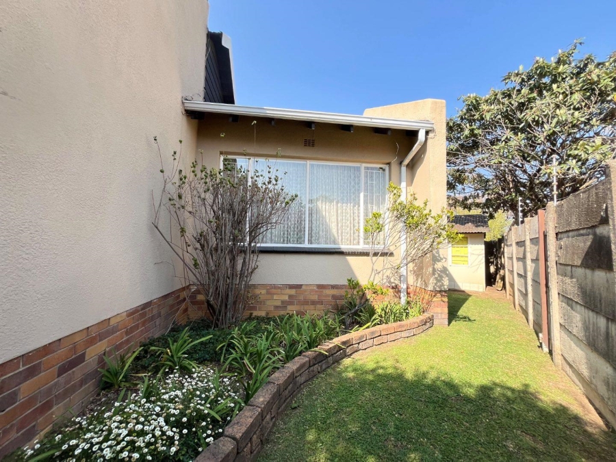 4 Bedroom Property for Sale in Crystal Park Gauteng