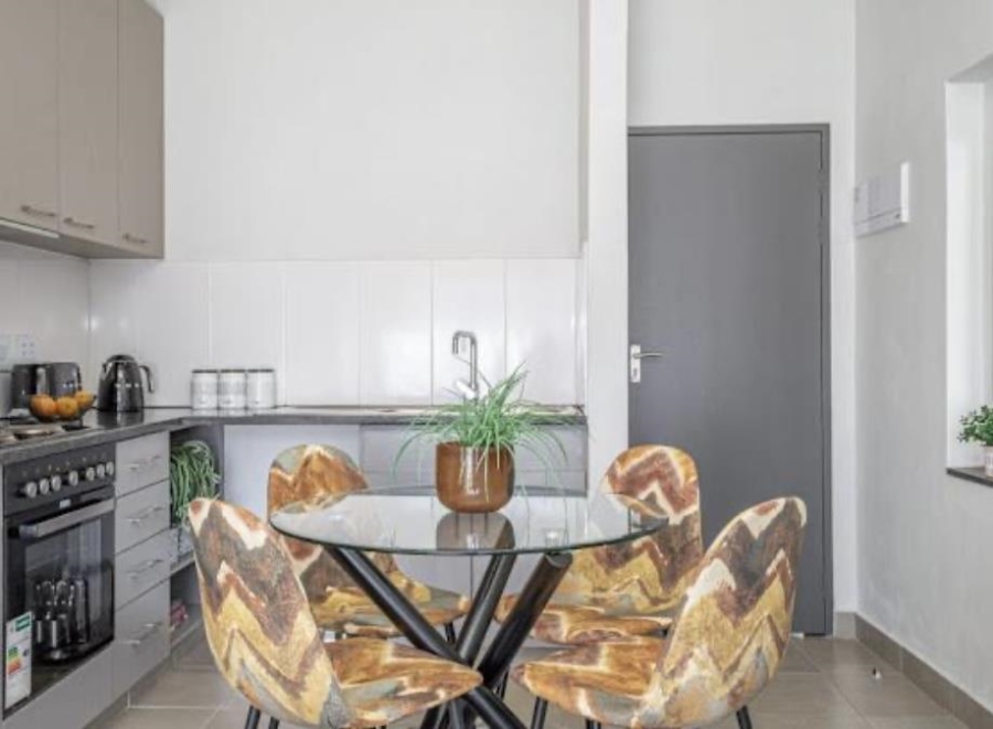 To Let 2 Bedroom Property for Rent in Glen Marais Gauteng
