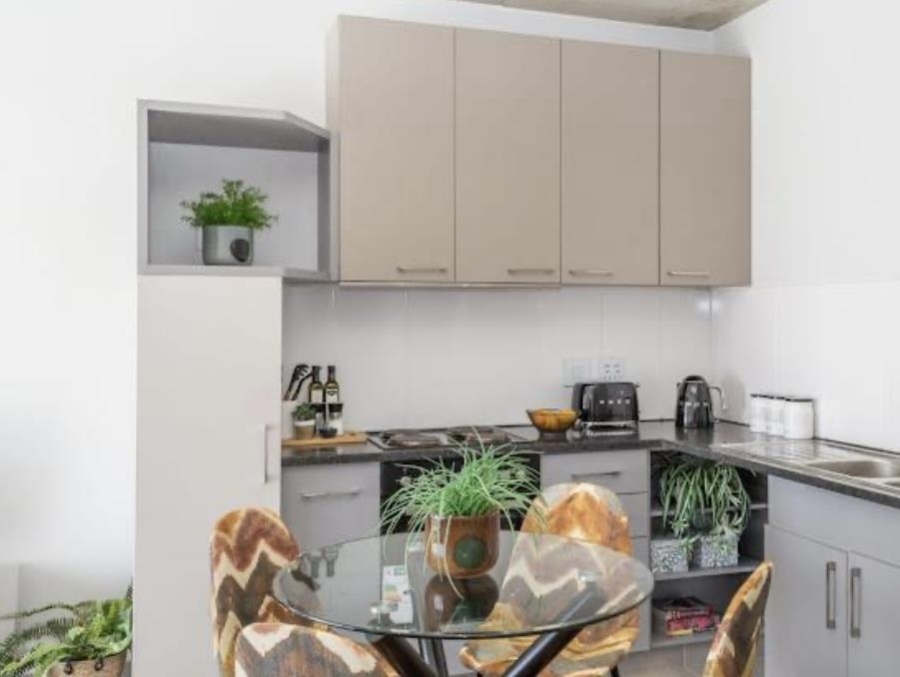 To Let 2 Bedroom Property for Rent in Glen Marais Gauteng