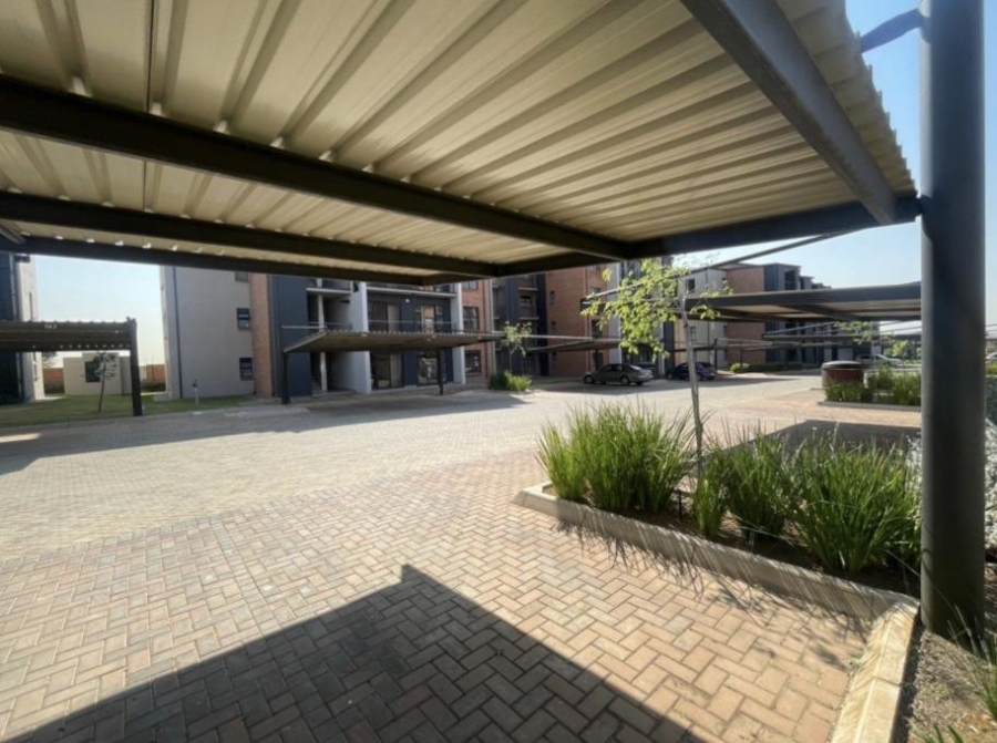 To Let 2 Bedroom Property for Rent in Glen Marais Gauteng