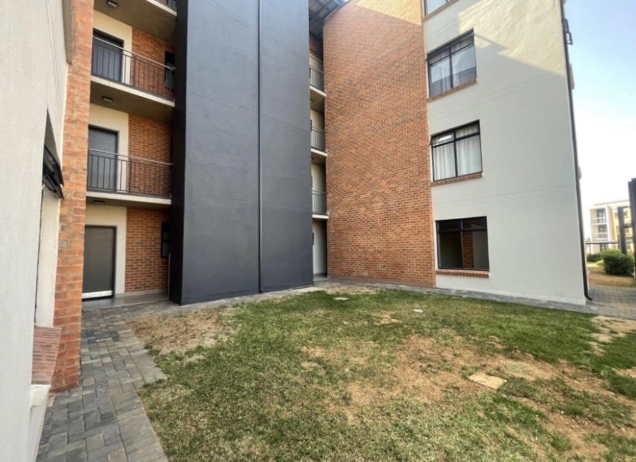 To Let 2 Bedroom Property for Rent in Glen Marais Gauteng