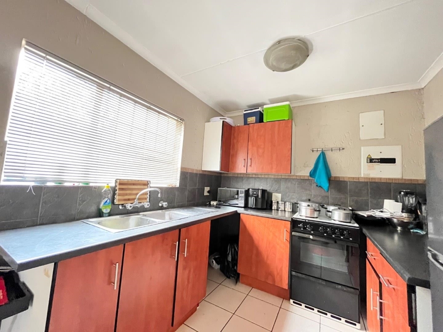 To Let 1 Bedroom Property for Rent in Rembrandt Park Gauteng