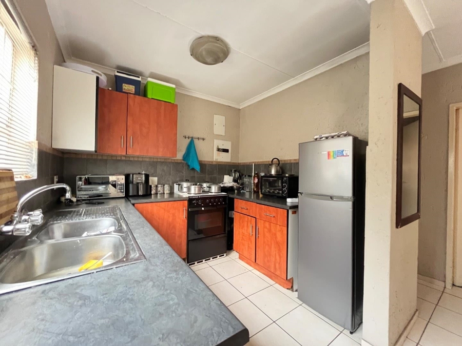 To Let 1 Bedroom Property for Rent in Rembrandt Park Gauteng