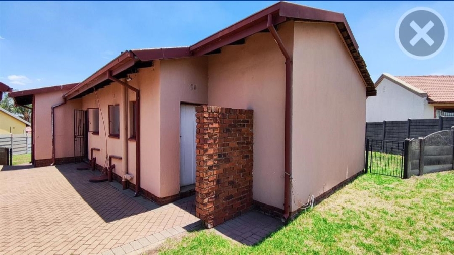 3 Bedroom Property for Sale in Birch Acres Gauteng