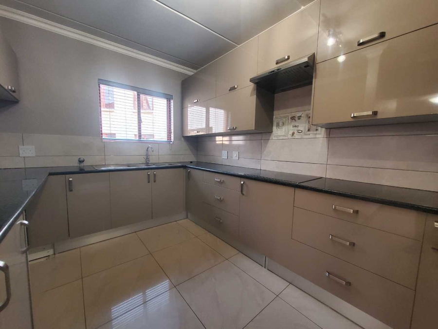 To Let 3 Bedroom Property for Rent in Willowbrook Gauteng