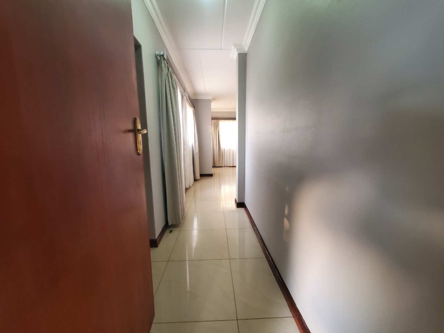 To Let 3 Bedroom Property for Rent in Willowbrook Gauteng