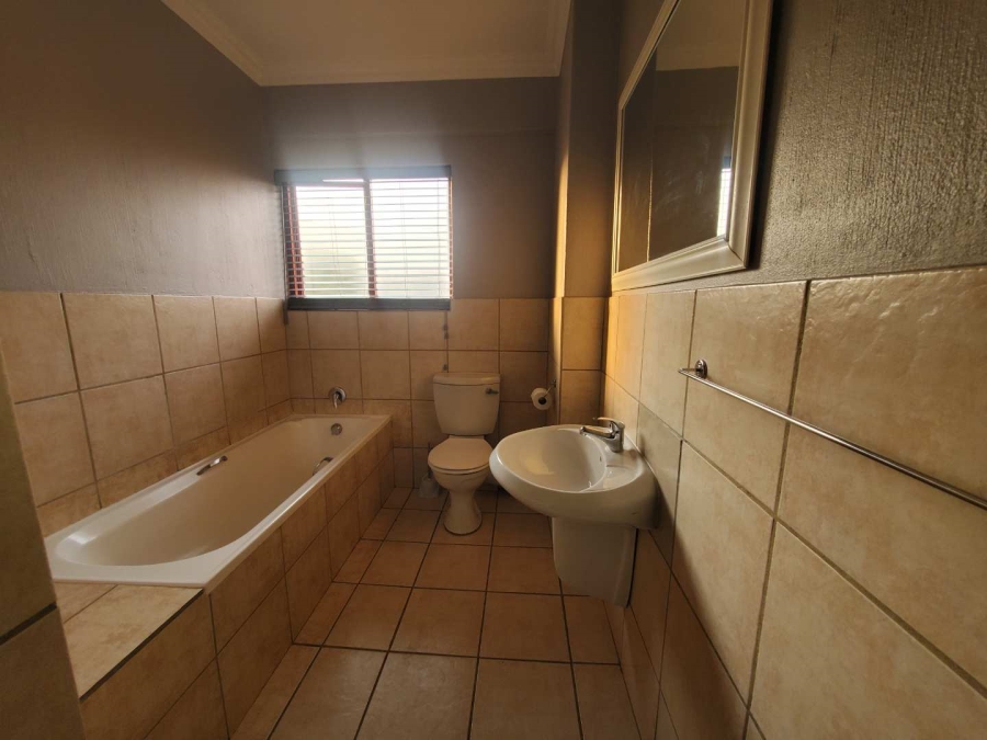 To Let 3 Bedroom Property for Rent in Willowbrook Gauteng