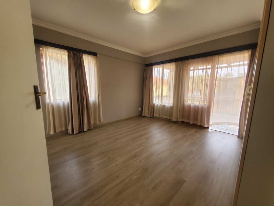 To Let 3 Bedroom Property for Rent in Willowbrook Gauteng