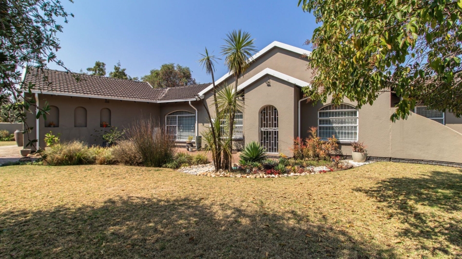 4 Bedroom Property for Sale in Brackenhurst Gauteng