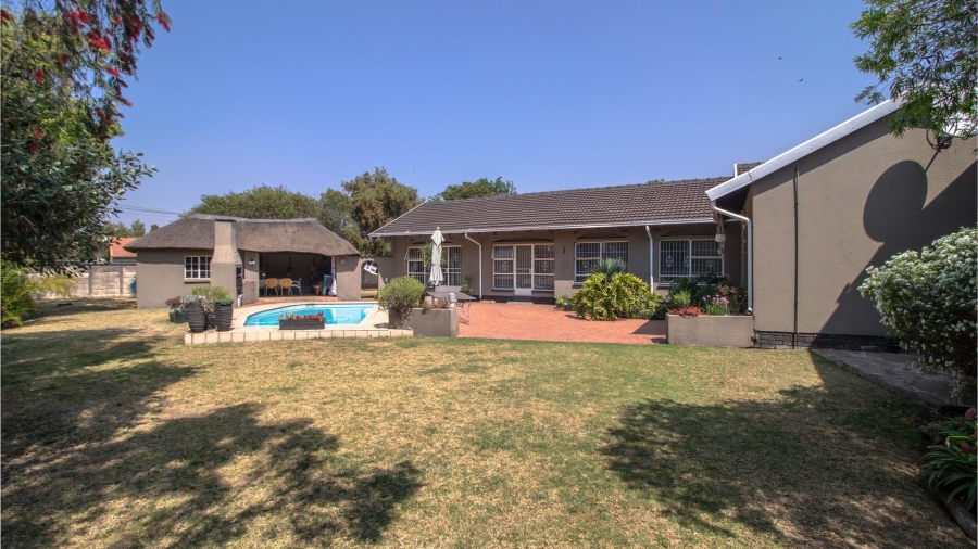 4 Bedroom Property for Sale in Brackenhurst Gauteng