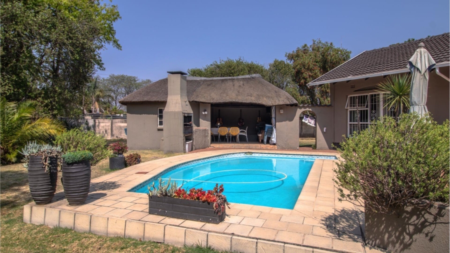 4 Bedroom Property for Sale in Brackenhurst Gauteng