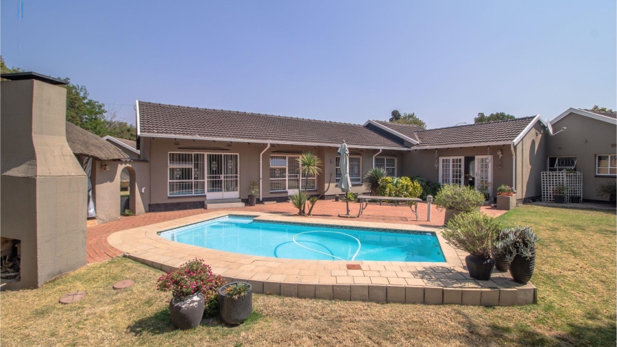 4 Bedroom Property for Sale in Brackenhurst Gauteng