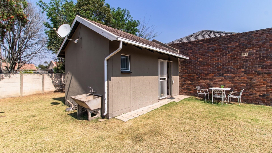 4 Bedroom Property for Sale in Brackenhurst Gauteng