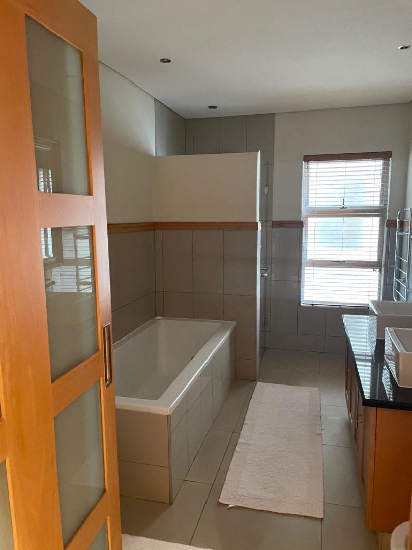 To Let 3 Bedroom Property for Rent in Morningside Gauteng