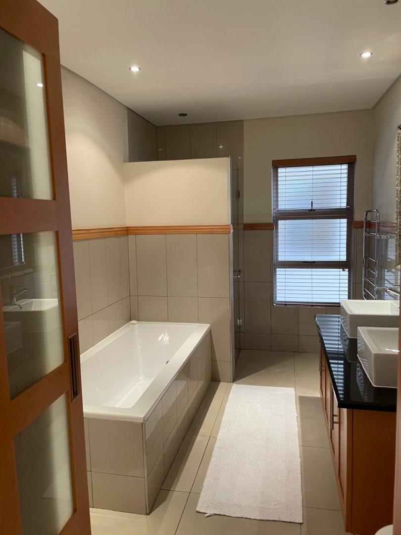 To Let 3 Bedroom Property for Rent in Morningside Gauteng
