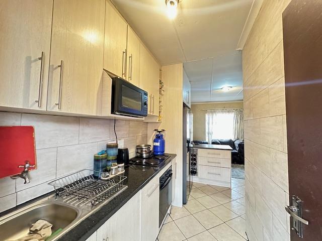 2 Bedroom Property for Sale in Olievenhoutbosch Gauteng