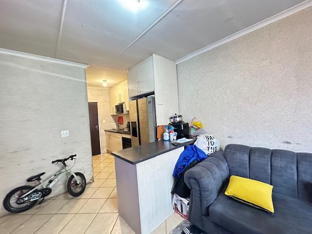 2 Bedroom Property for Sale in Olievenhoutbosch Gauteng