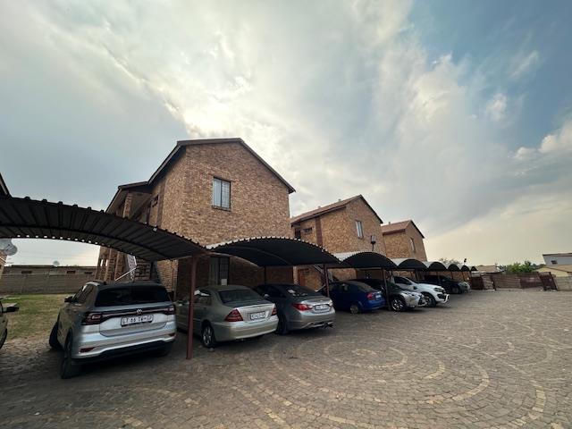 2 Bedroom Property for Sale in Olievenhoutbosch Gauteng